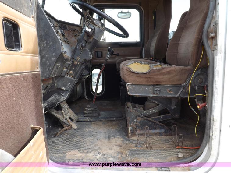 image for item F6408 1997 Peterbilt 378 vacuum truck