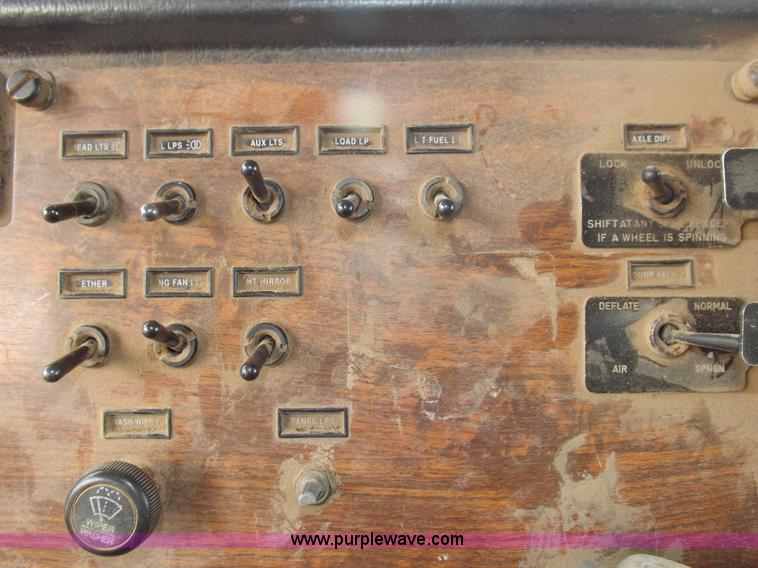 image for item F6408 1997 Peterbilt 378 vacuum truck