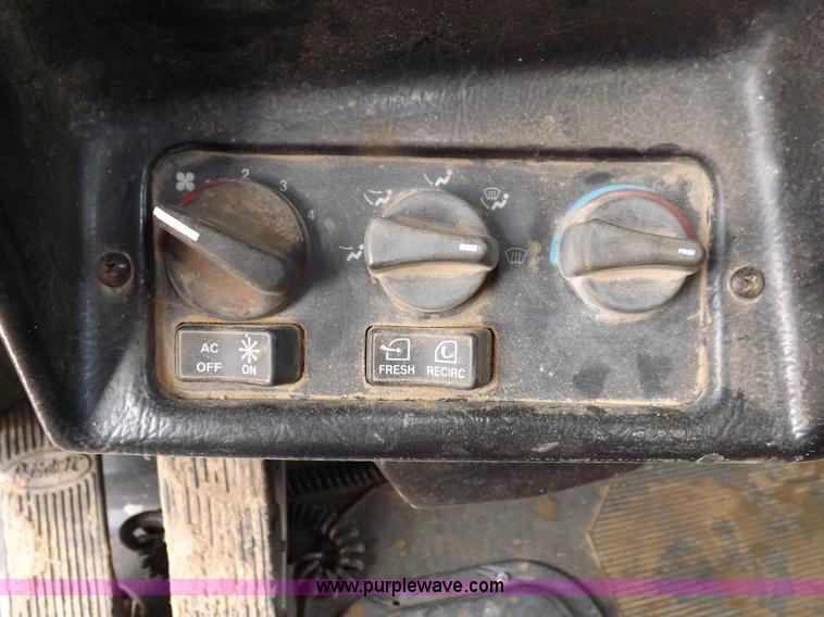 image for item F6408 1997 Peterbilt 378 vacuum truck