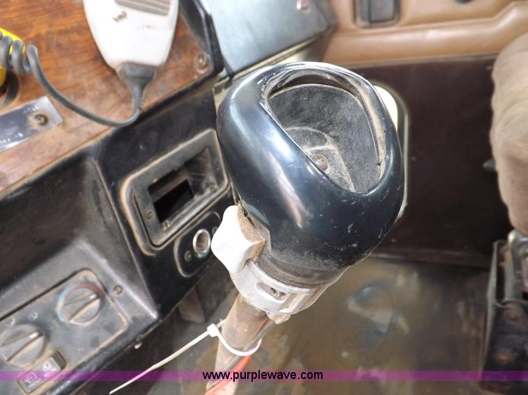 image for item F6408 1997 Peterbilt 378 vacuum truck