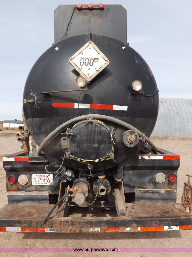 image for item F6408 1997 Peterbilt 378 vacuum truck