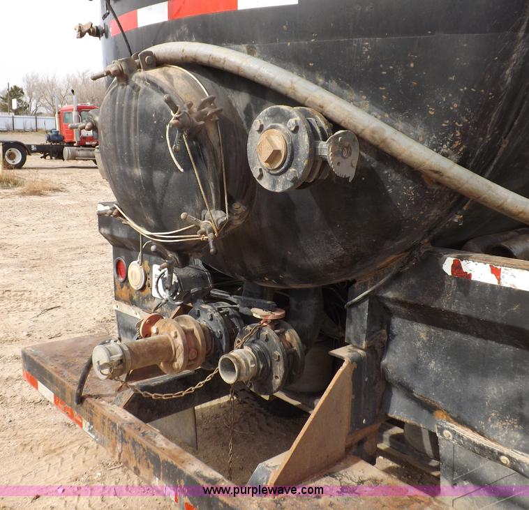 image for item F6408 1997 Peterbilt 378 vacuum truck