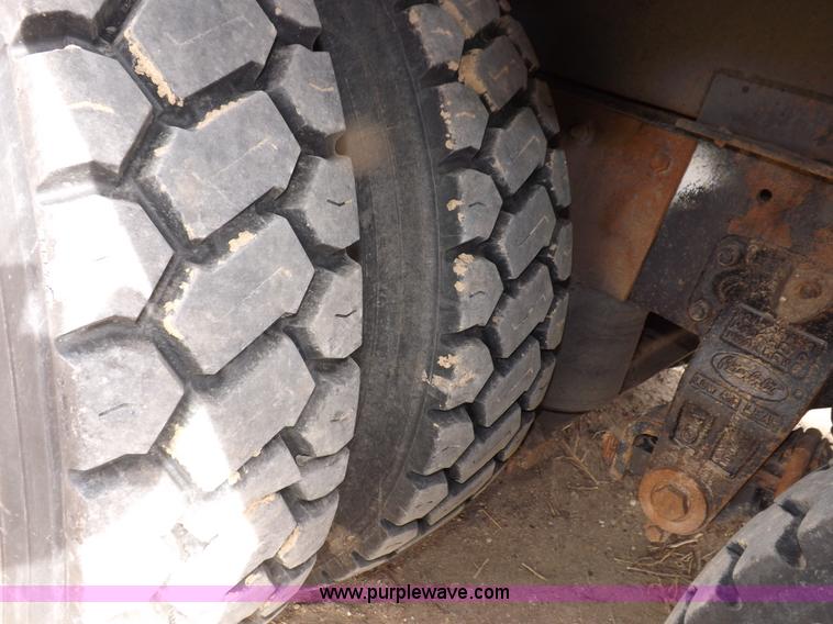 image for item F6408 1997 Peterbilt 378 vacuum truck