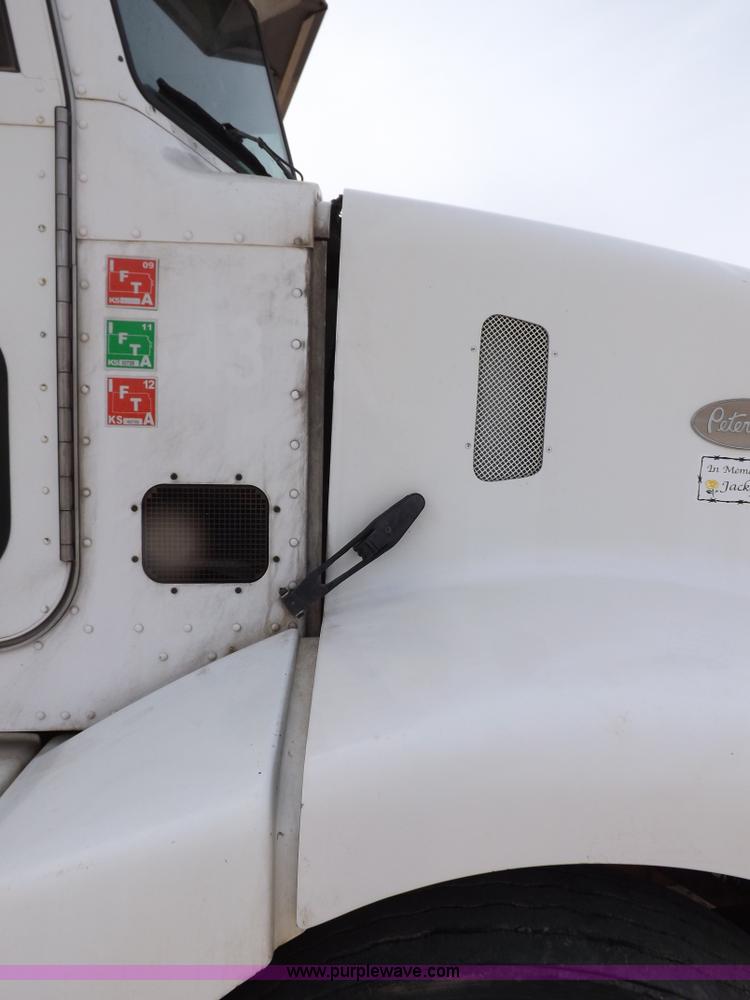 image for item F6408 1997 Peterbilt 378 vacuum truck