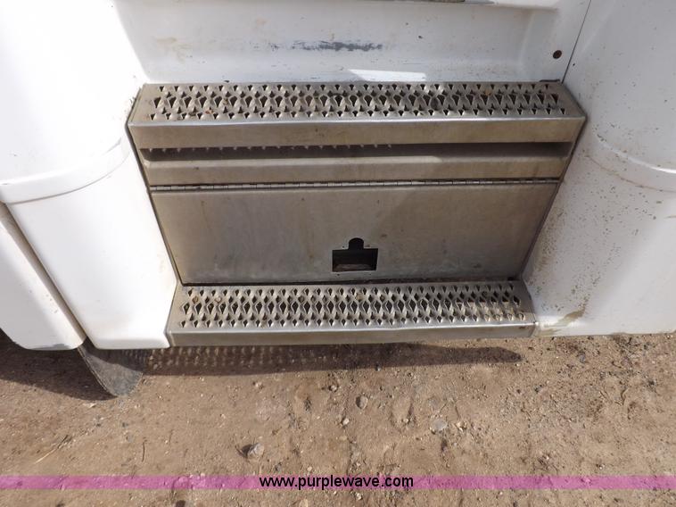 image for item F6408 1997 Peterbilt 378 vacuum truck