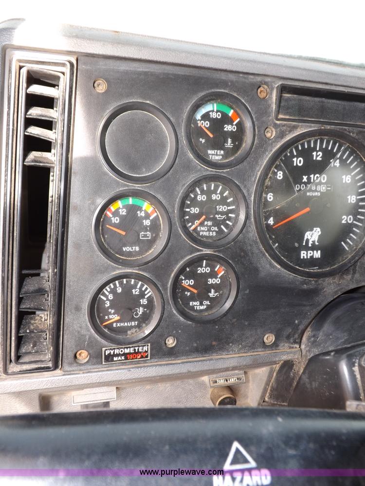 image for item F6409 1999 Mack CH613 vacuum truck