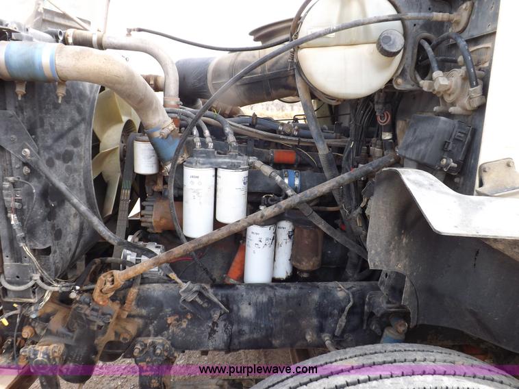 image for item F6409 1999 Mack CH613 vacuum truck