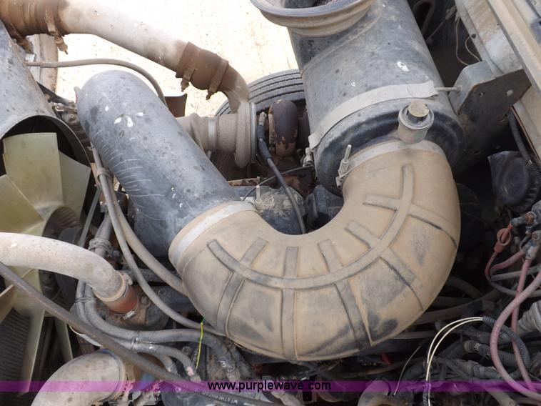 image for item F6409 1999 Mack CH613 vacuum truck