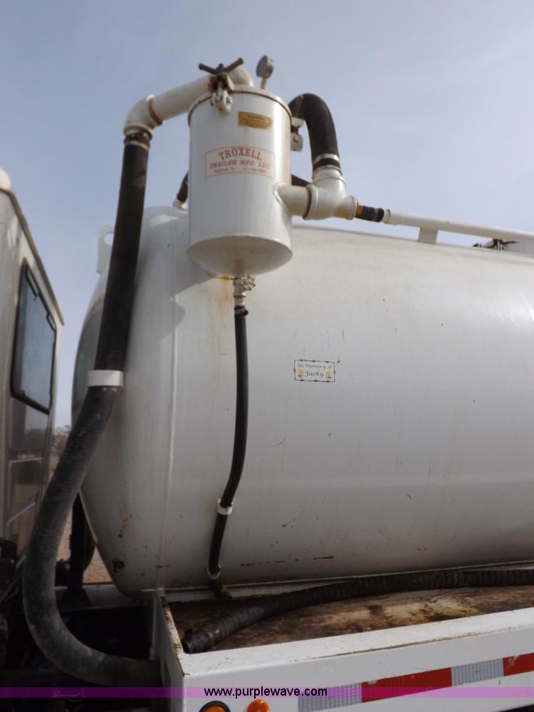 image for item F6409 1999 Mack CH613 vacuum truck