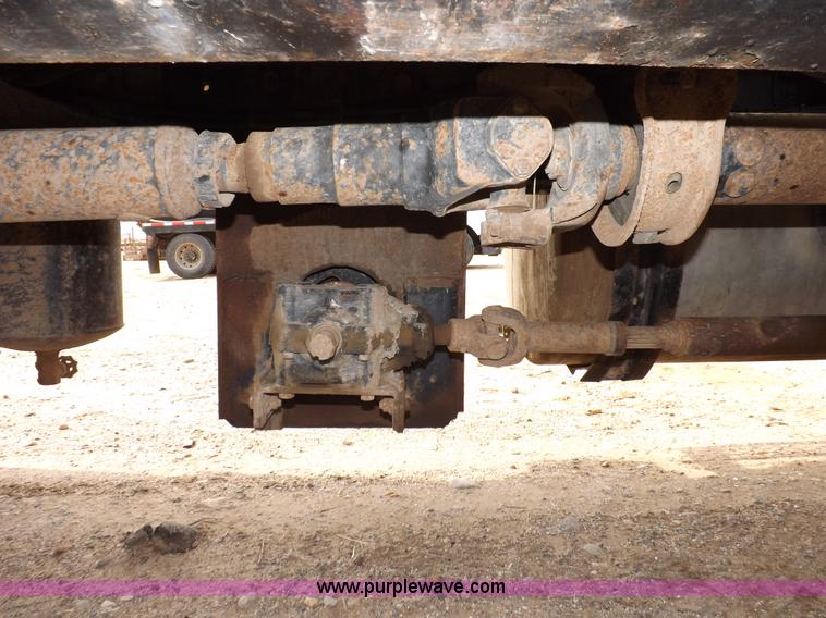 image for item F6409 1999 Mack CH613 vacuum truck