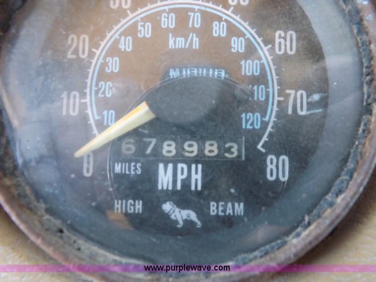 image for item F6410 1987 Mack R686ST dump truck