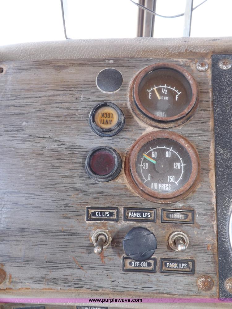 image for item F6410 1987 Mack R686ST dump truck