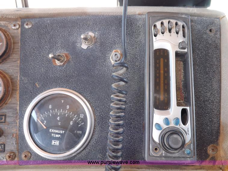 image for item F6410 1987 Mack R686ST dump truck