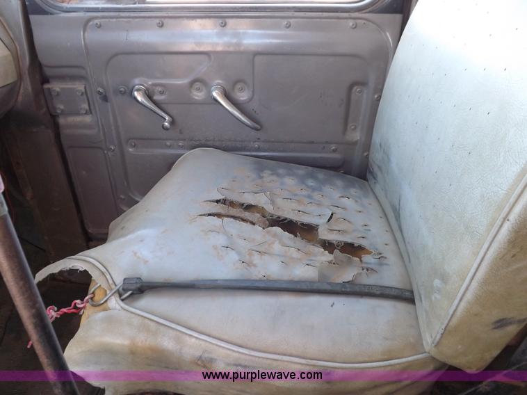 image for item F6410 1987 Mack R686ST dump truck