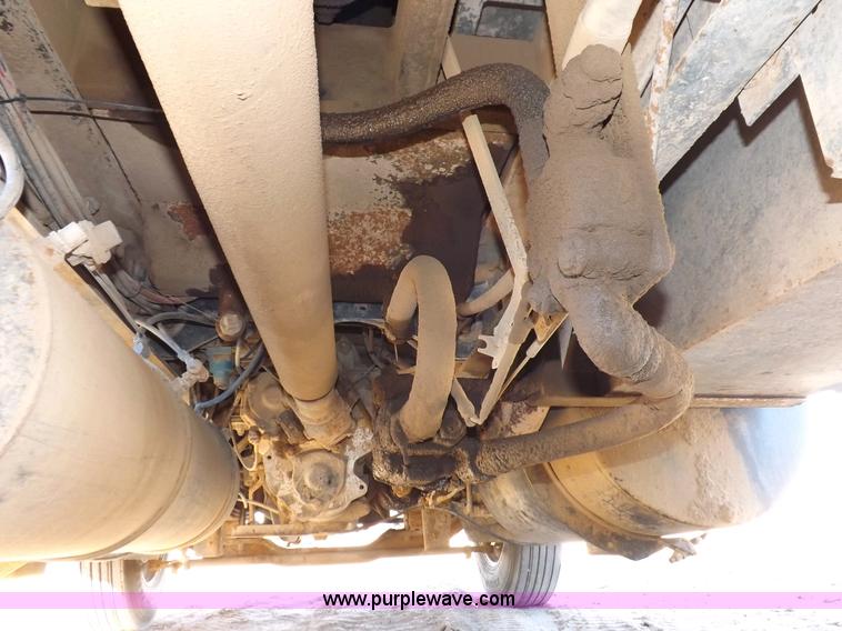 image for item F6410 1987 Mack R686ST dump truck