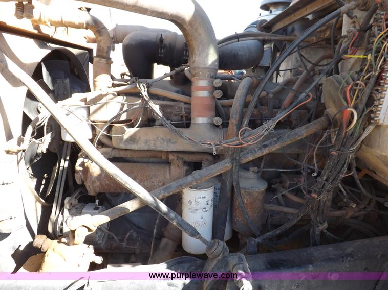 image for item F6410 1987 Mack R686ST dump truck