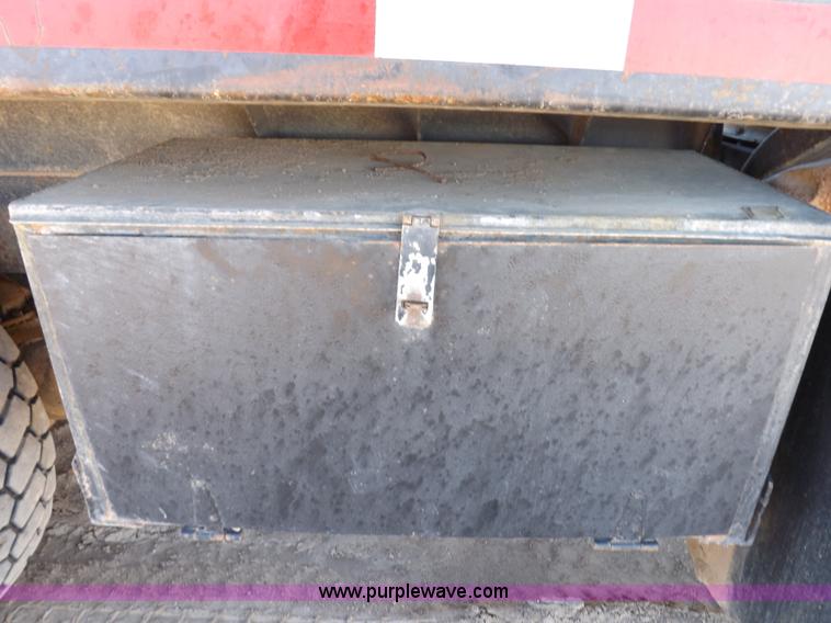 image for item F6410 1987 Mack R686ST dump truck