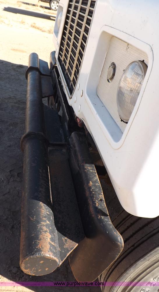 image for item F6410 1987 Mack R686ST dump truck