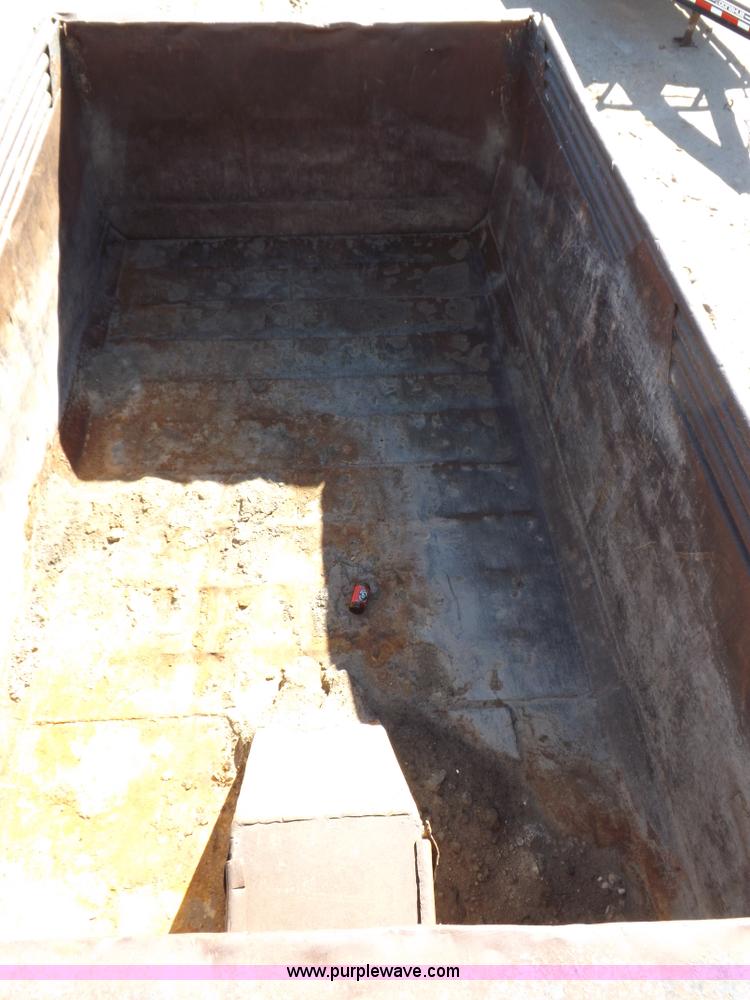 image for item F6410 1987 Mack R686ST dump truck