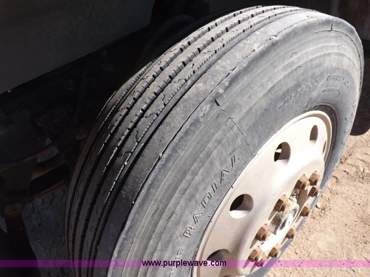 image for item F6410 1987 Mack R686ST dump truck