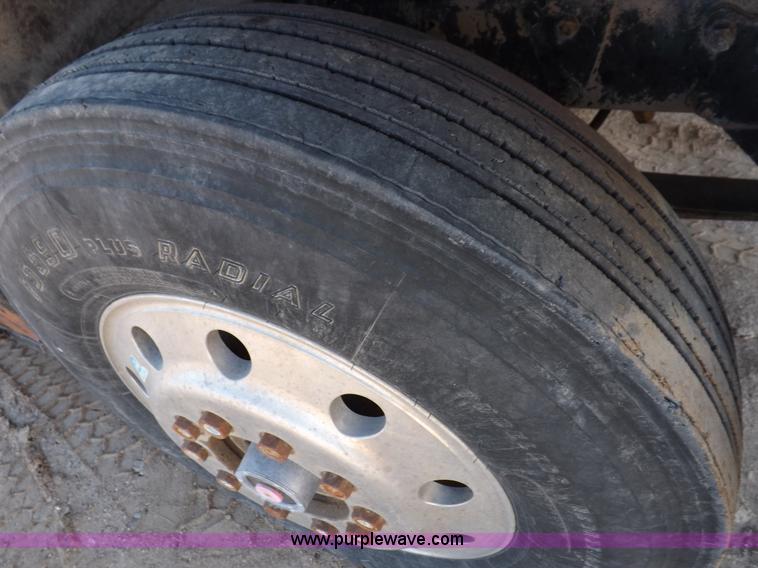 image for item F6410 1987 Mack R686ST dump truck