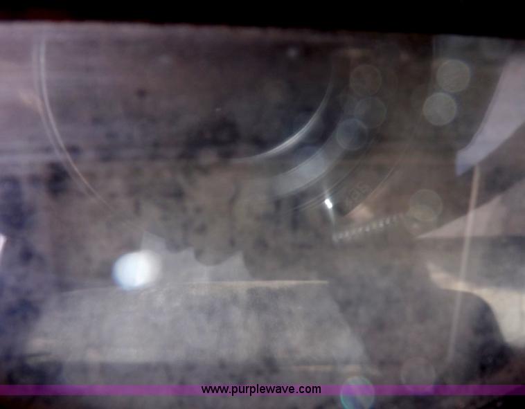 image for item F6413 2007 Mack CHN613 semi truck