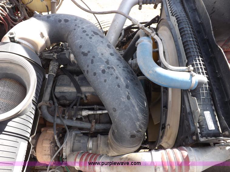 image for item F6413 2007 Mack CHN613 semi truck