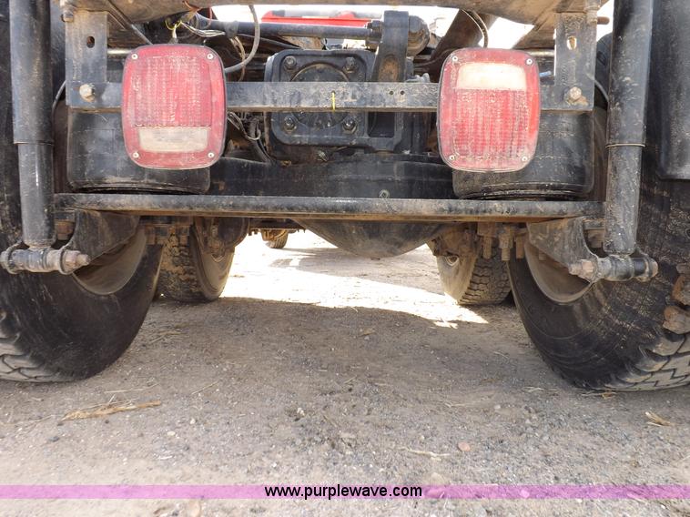 image for item F6413 2007 Mack CHN613 semi truck