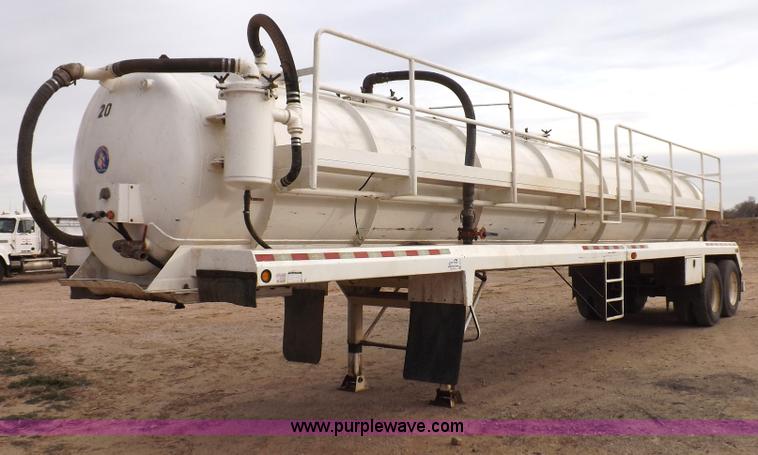image for item F6414 2005 Dragon vacuum trailer