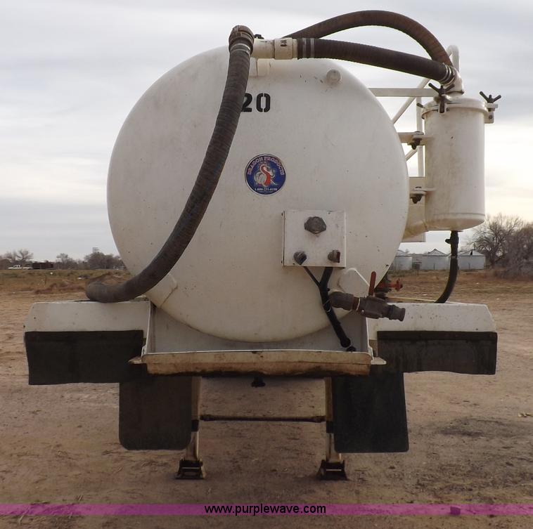 image for item F6414 2005 Dragon vacuum trailer