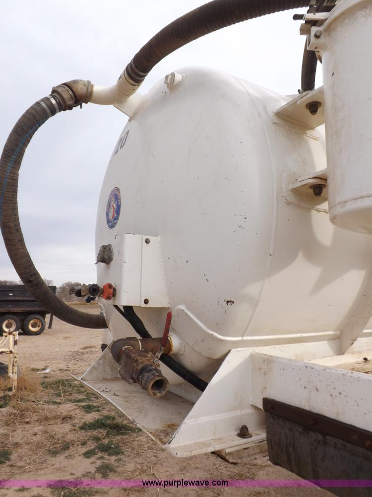 image for item F6414 2005 Dragon vacuum trailer