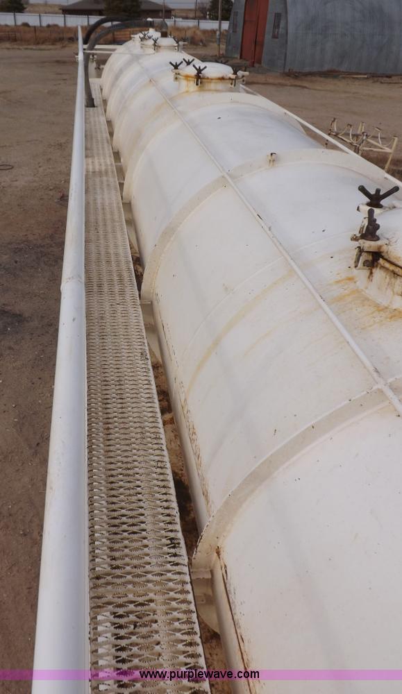 image for item F6414 2005 Dragon vacuum trailer