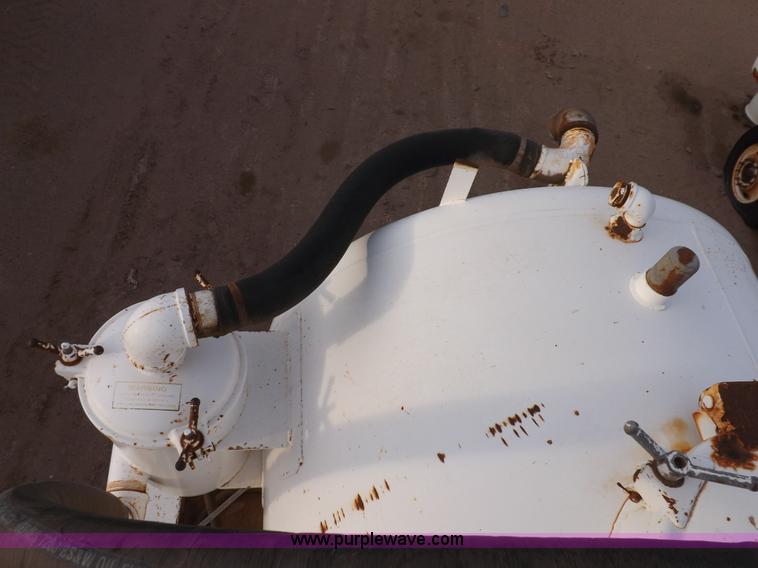 image for item F6415 1997 Pioneer fabricating vacuum trailer