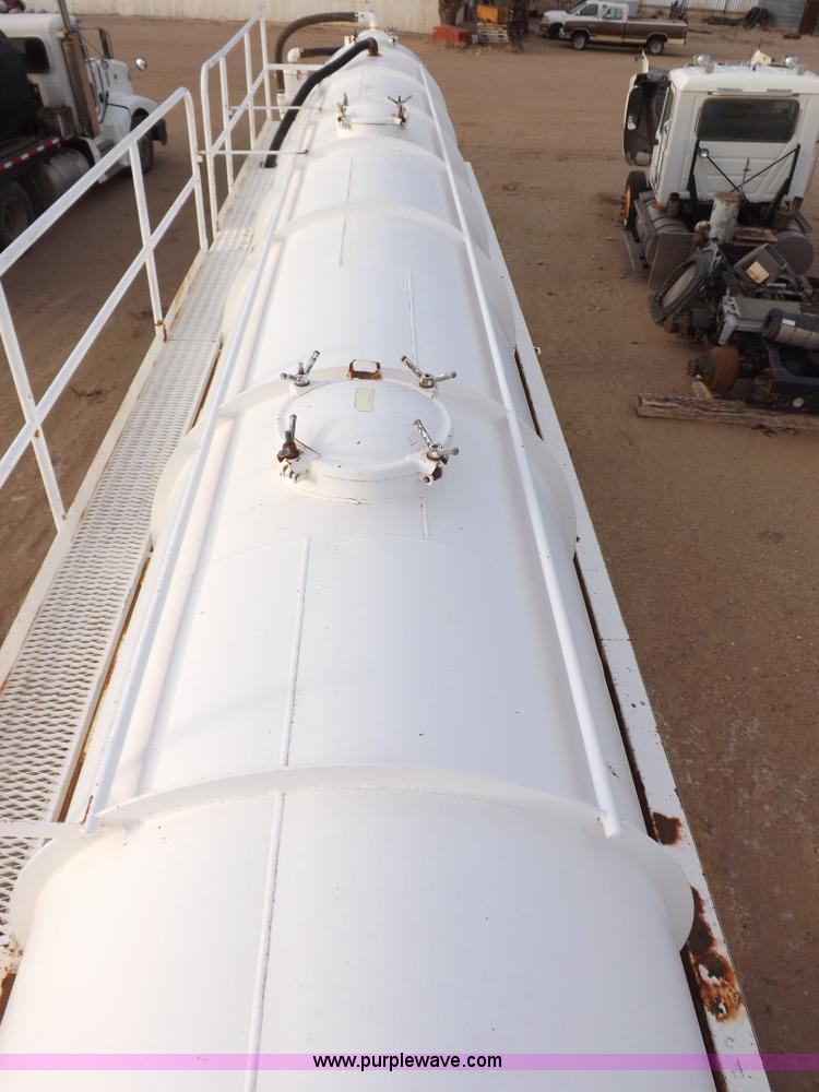 image for item F6415 1997 Pioneer fabricating vacuum trailer