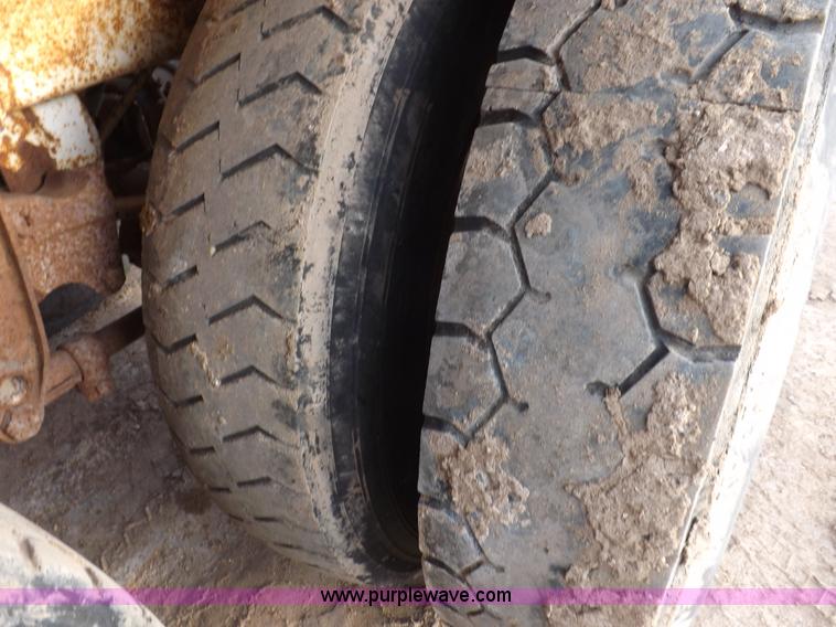 image for item F6415 1997 Pioneer fabricating vacuum trailer