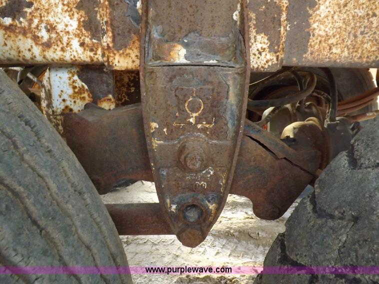 image for item F6415 1997 Pioneer fabricating vacuum trailer