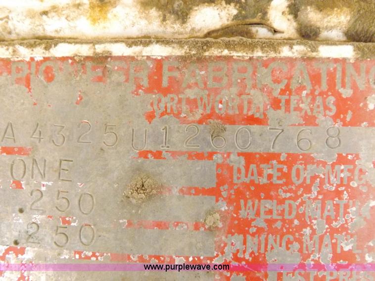 image for item F6415 1997 Pioneer fabricating vacuum trailer