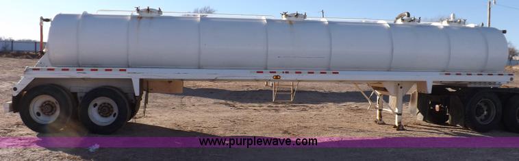 image for item F6416 2005 Dragon vacuum trailer
