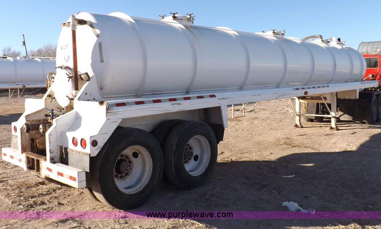 image for item F6416 2005 Dragon vacuum trailer