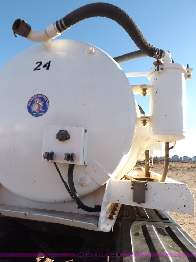 image for item F6416 2005 Dragon vacuum trailer