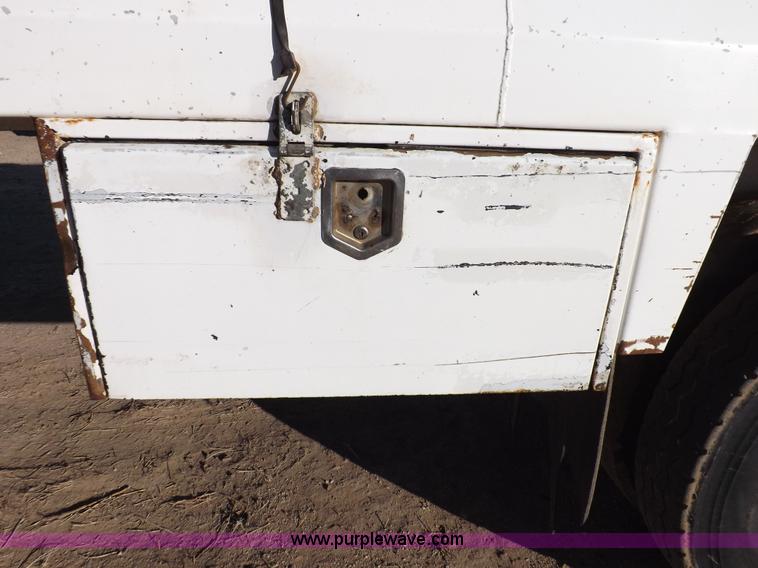 image for item F6416 2005 Dragon vacuum trailer