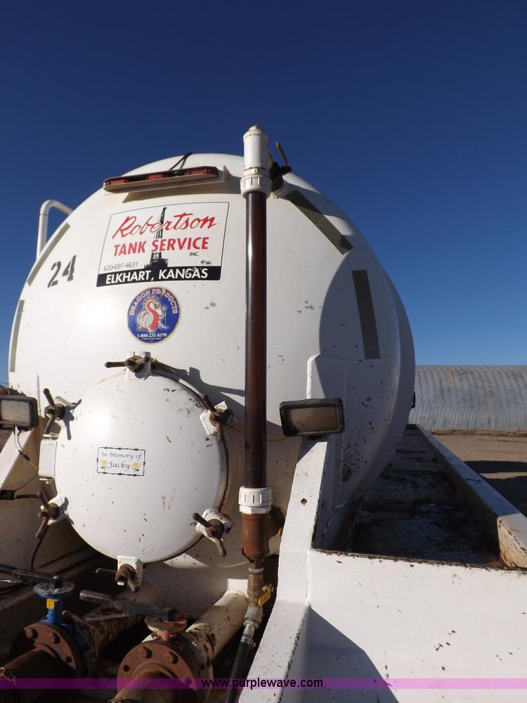 image for item F6416 2005 Dragon vacuum trailer