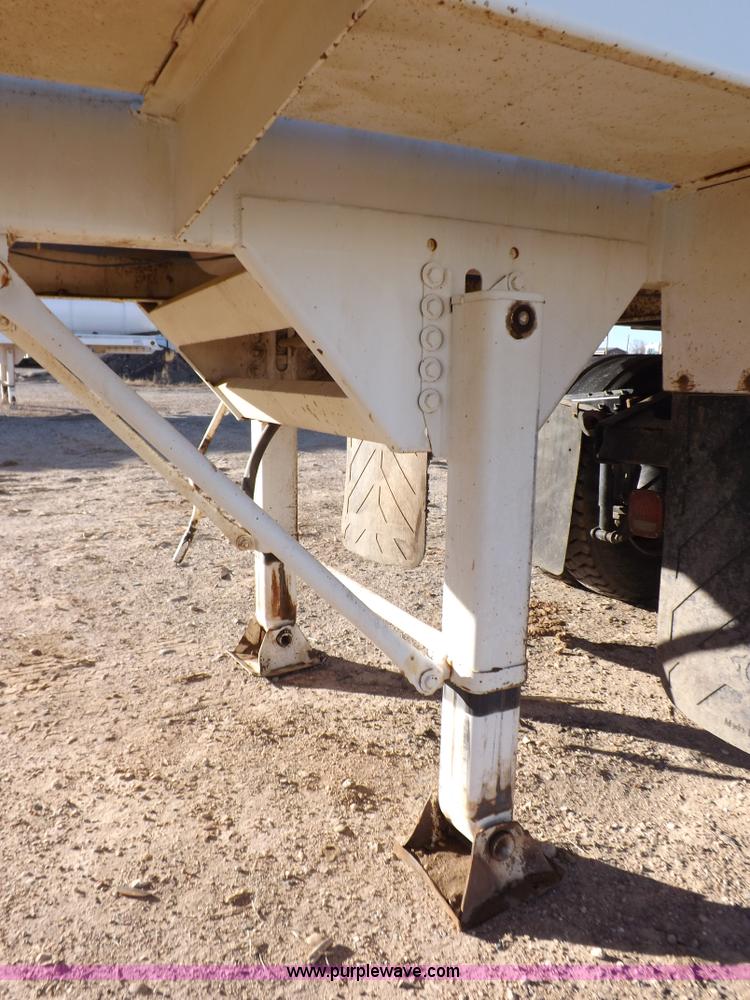 image for item F6416 2005 Dragon vacuum trailer