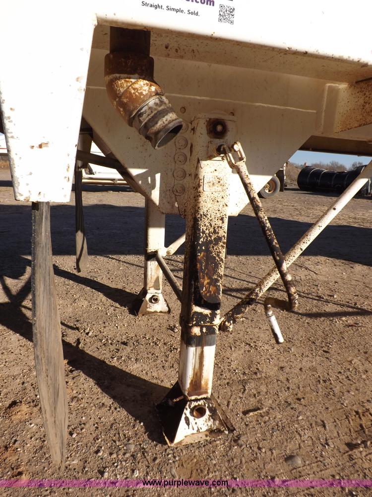 image for item F6416 2005 Dragon vacuum trailer