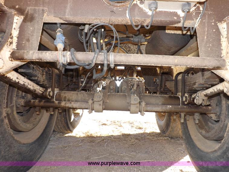 image for item F6416 2005 Dragon vacuum trailer