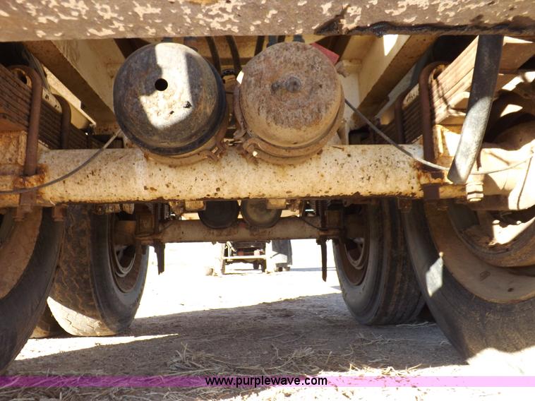 image for item F6416 2005 Dragon vacuum trailer