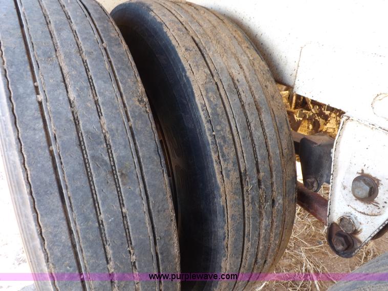 image for item F6416 2005 Dragon vacuum trailer