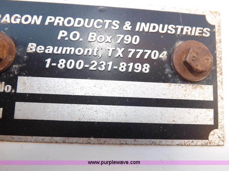 image for item F6416 2005 Dragon vacuum trailer