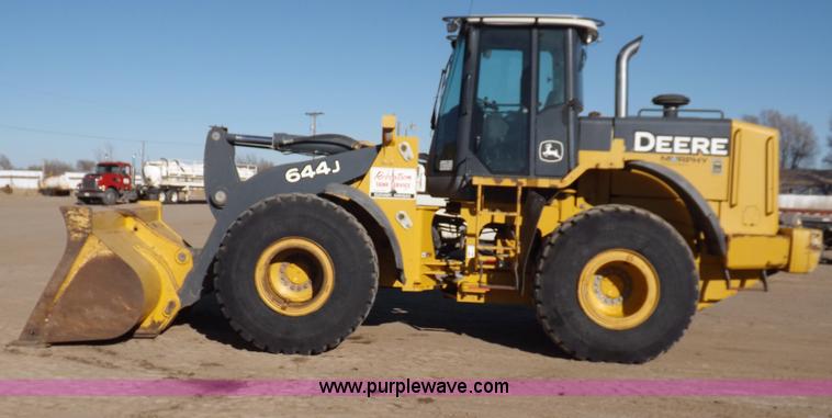 image for item F6417 John Deere 644J loader