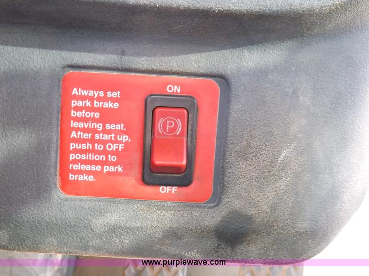 image for item F6417 John Deere 644J loader